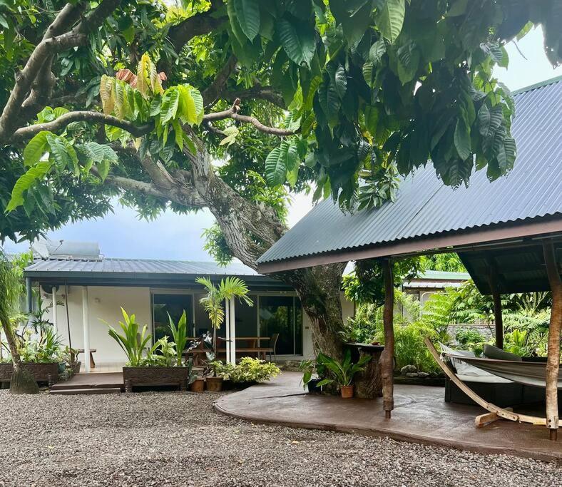 Heitiare Lodge Paea Buitenkant foto